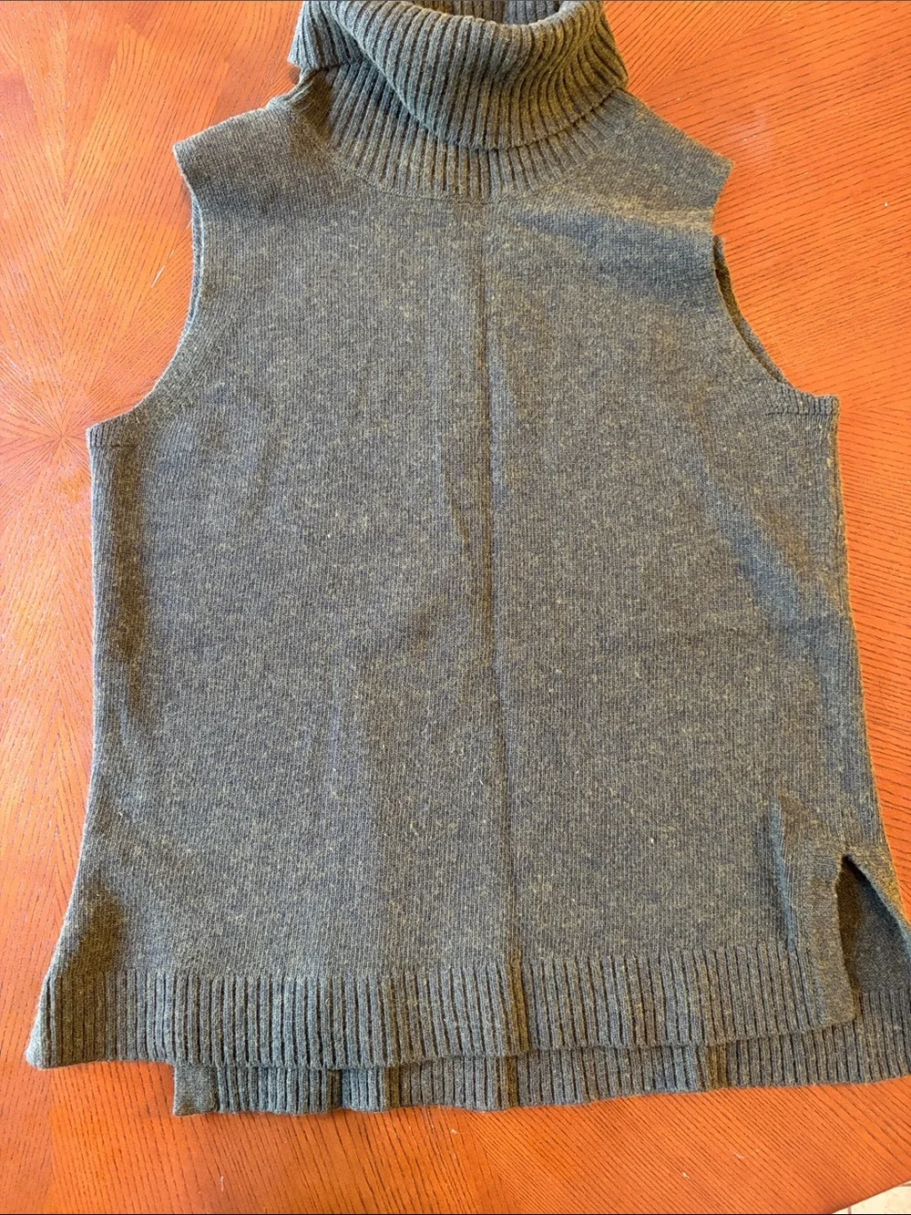 Sleeveless Turtleneck Sweater Vest - Olive and Tan